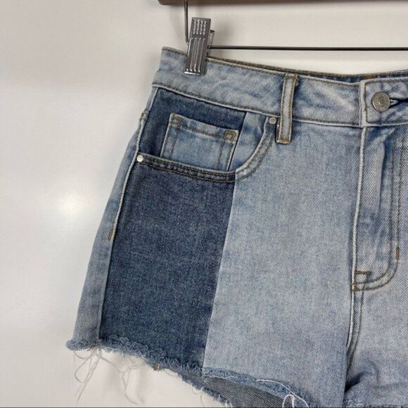 PacSun Two-Tone High Rise Cut Off Denim Shorts Women's Size 26 - Picture 4 of 8